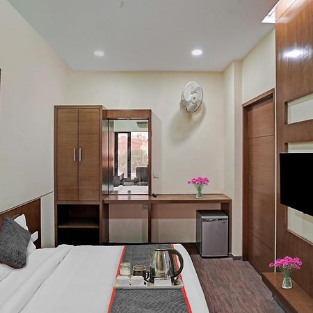 Hotel O Royal Regency Ghaziabad Esterno foto