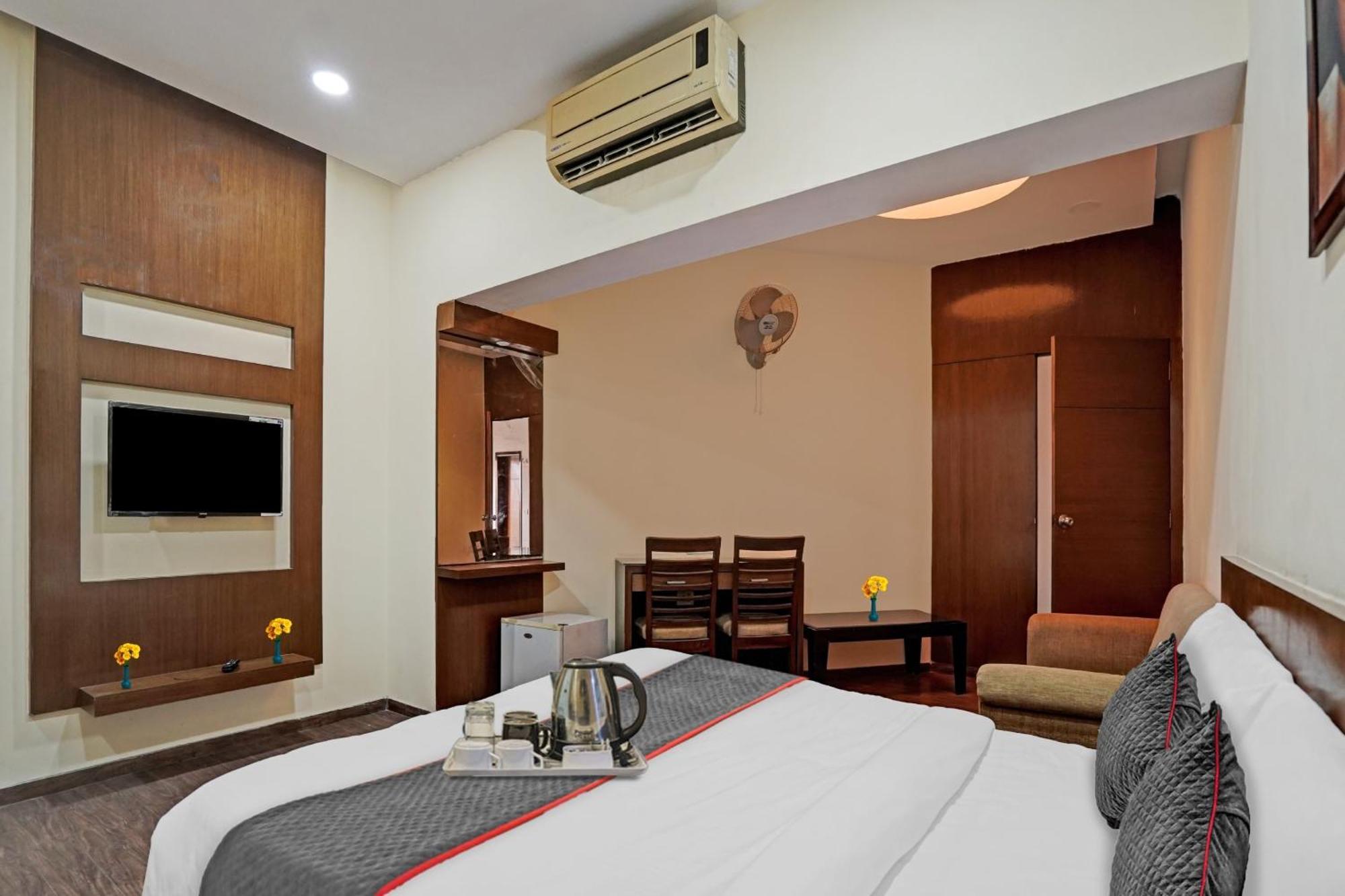 Hotel O Royal Regency Ghaziabad Esterno foto