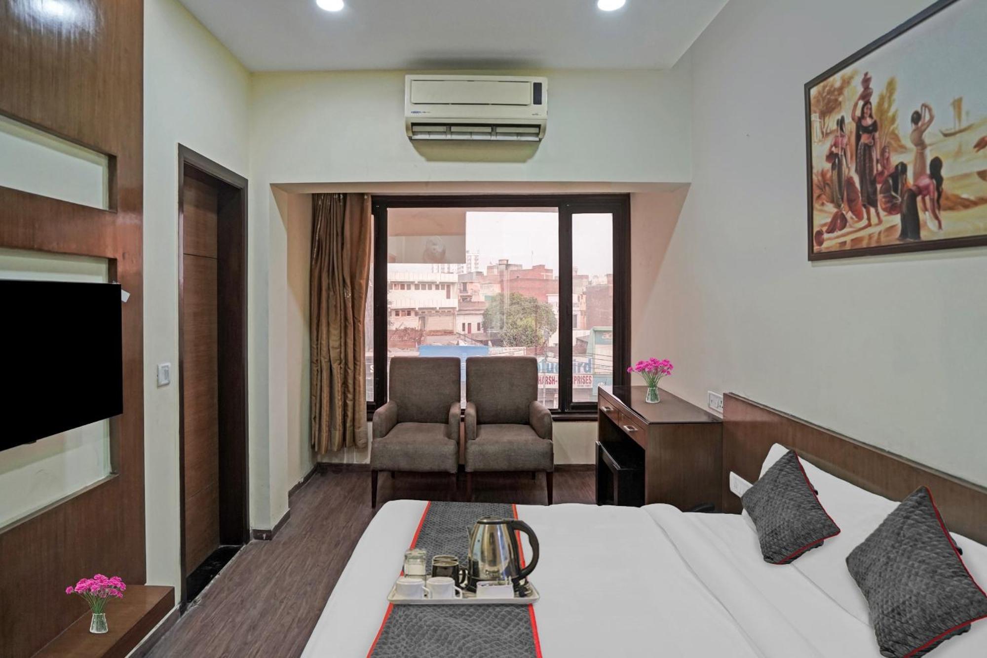 Hotel O Royal Regency Ghaziabad Esterno foto